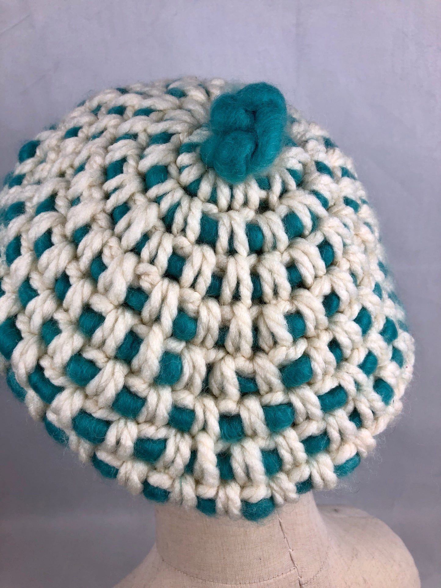 White blue chunky beret