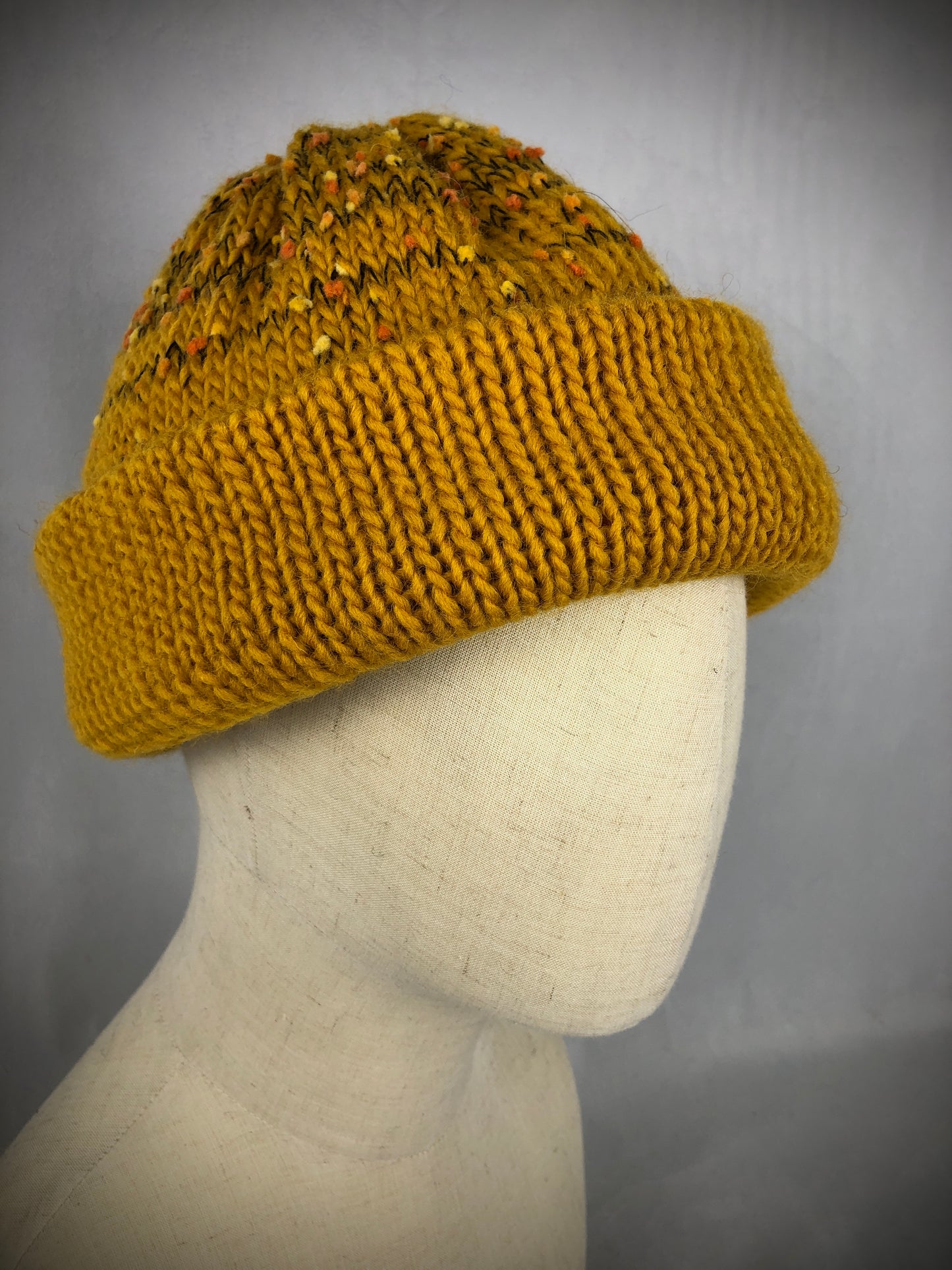 Yellow wool beanie toque