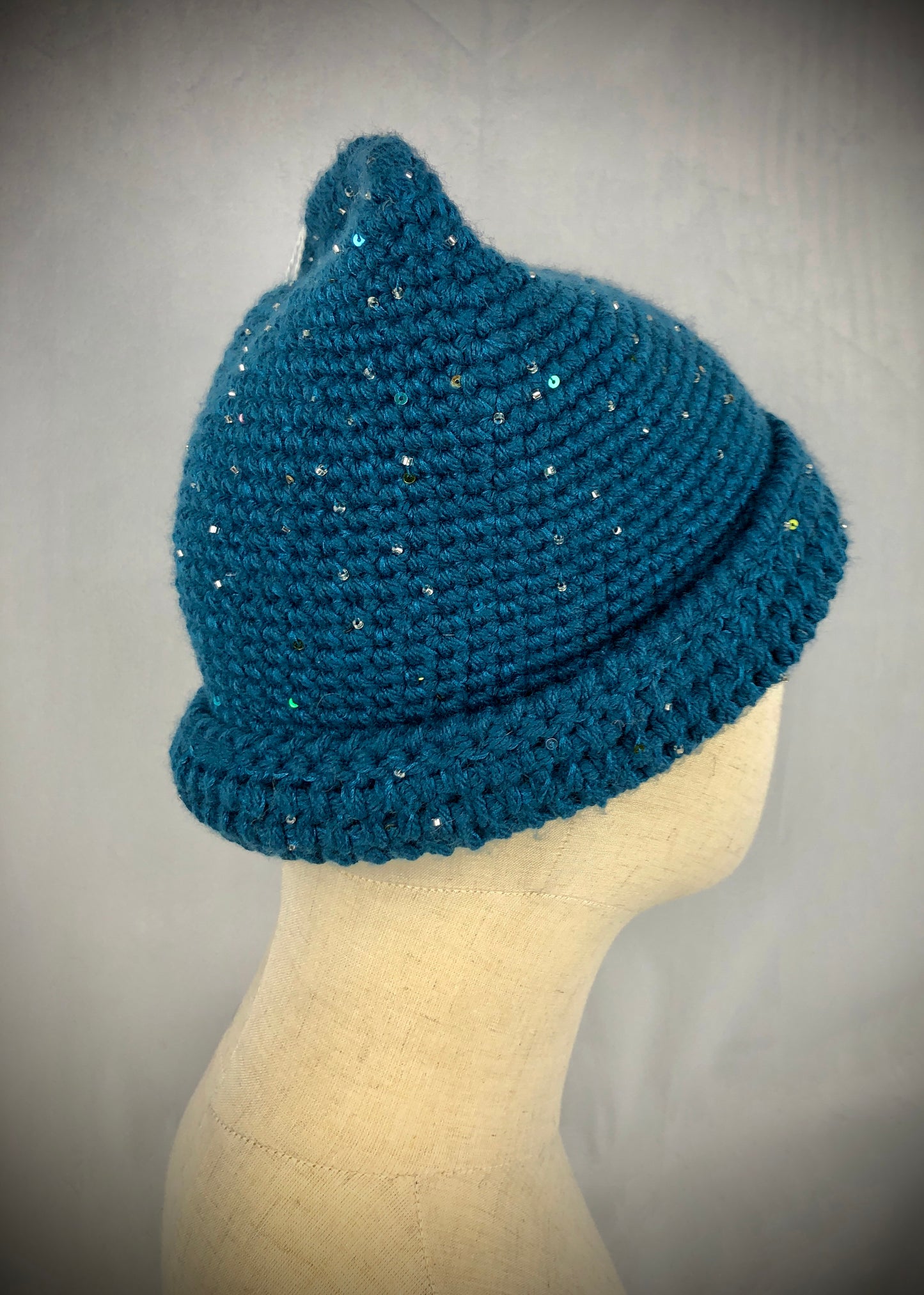 Teal beaded shovel beanie toque