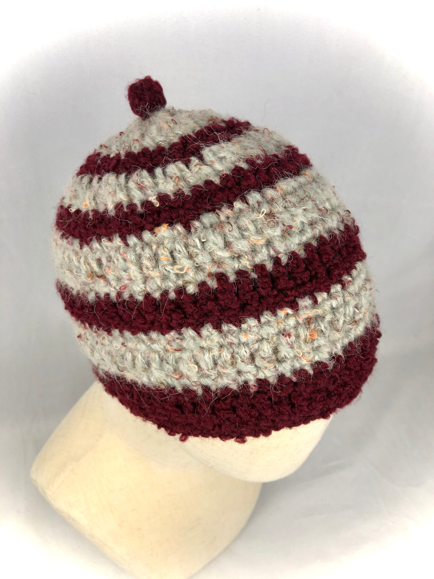 Grey maroon beanie toque