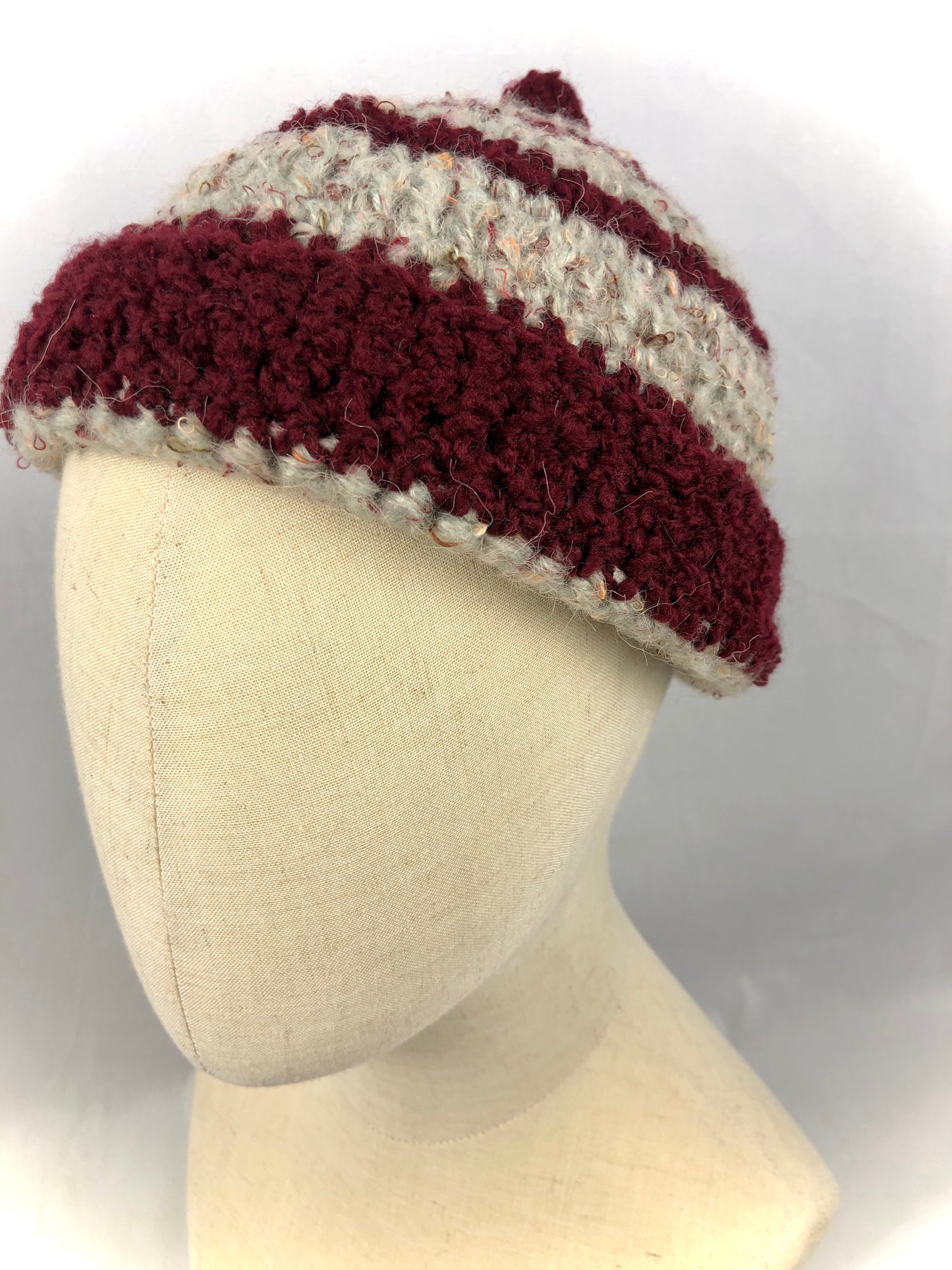 Grey maroon beanie toque