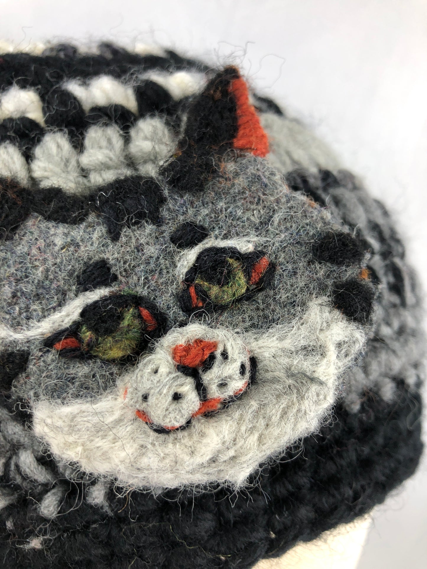 Grey black beanie toque with cat brooch