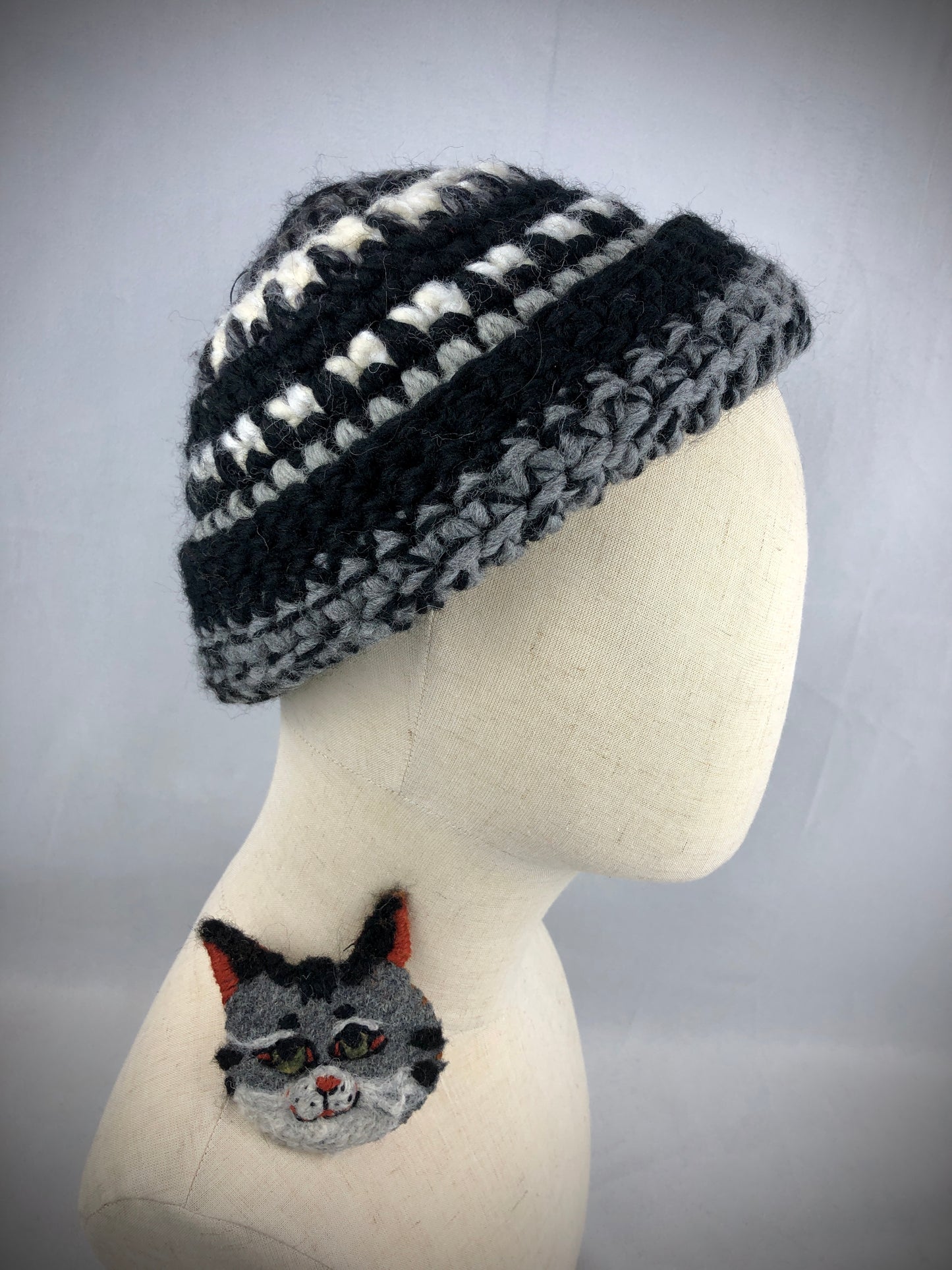 Grey black beanie toque with cat brooch