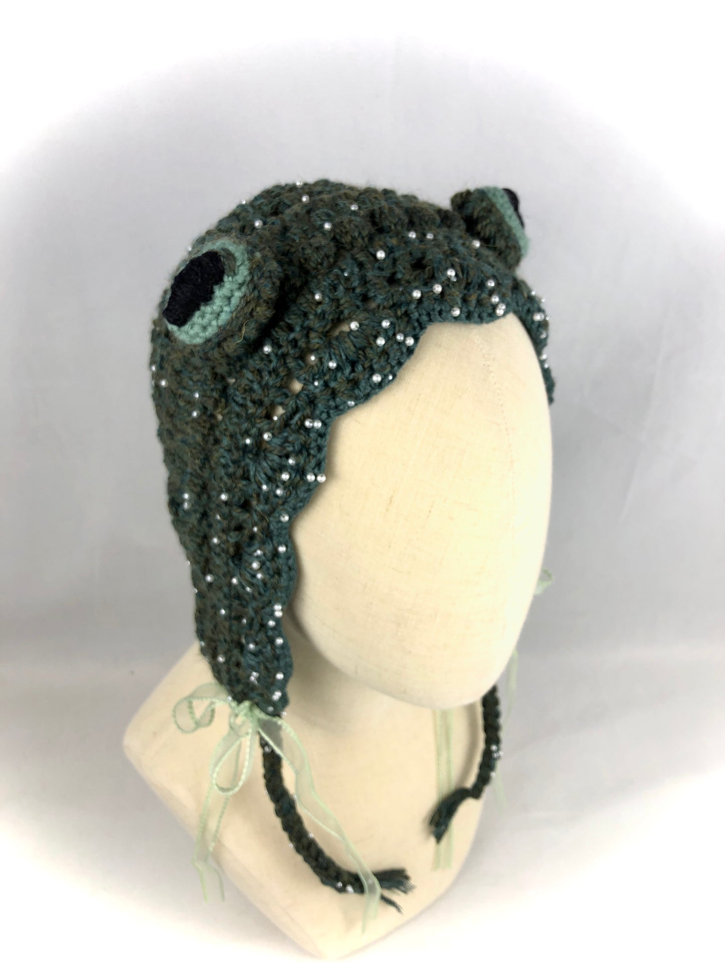 Wool frog bonnet hat