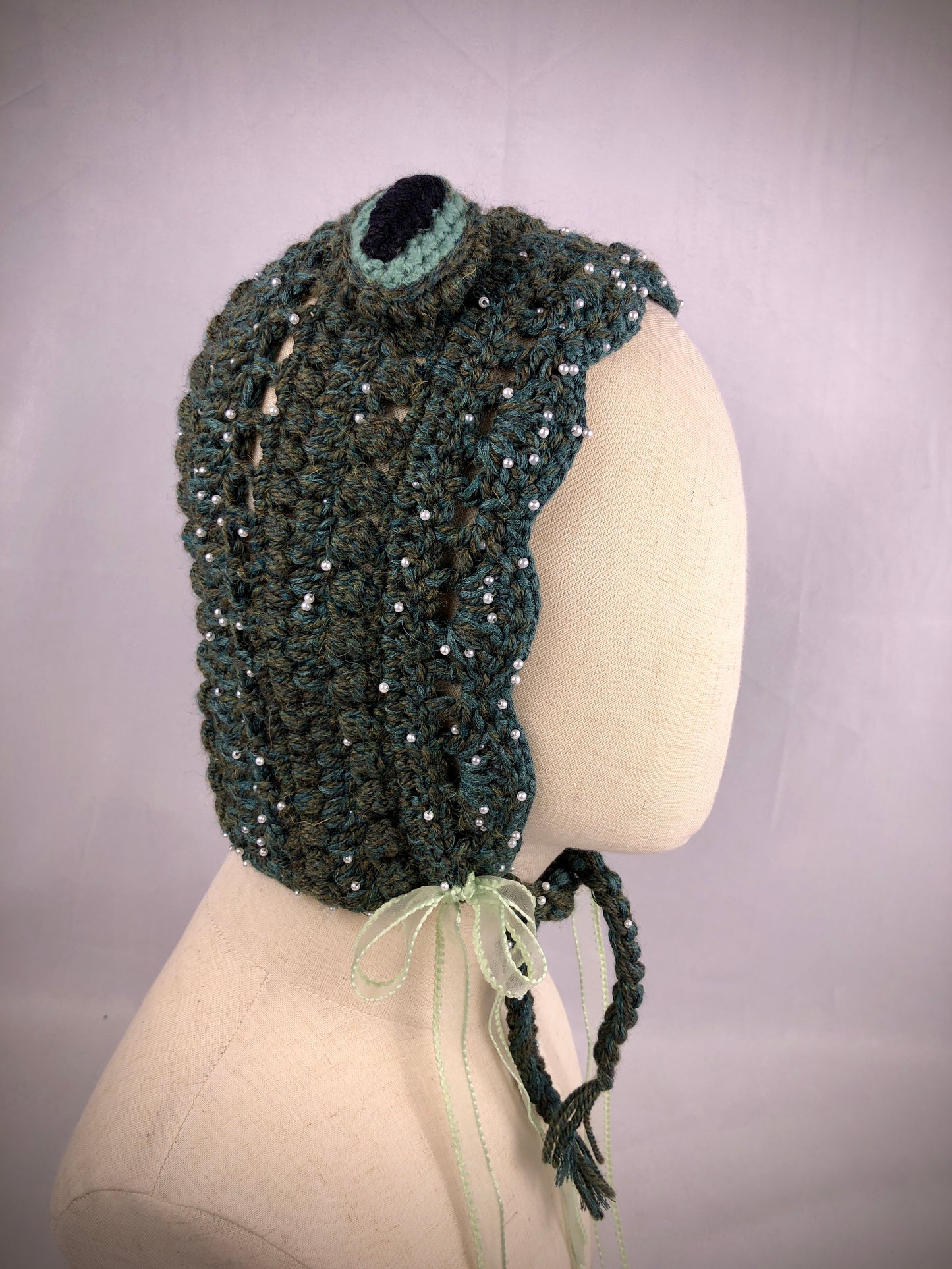 Wool frog bonnet hat