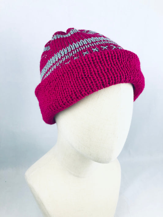 Magenta pink beanie toque hat