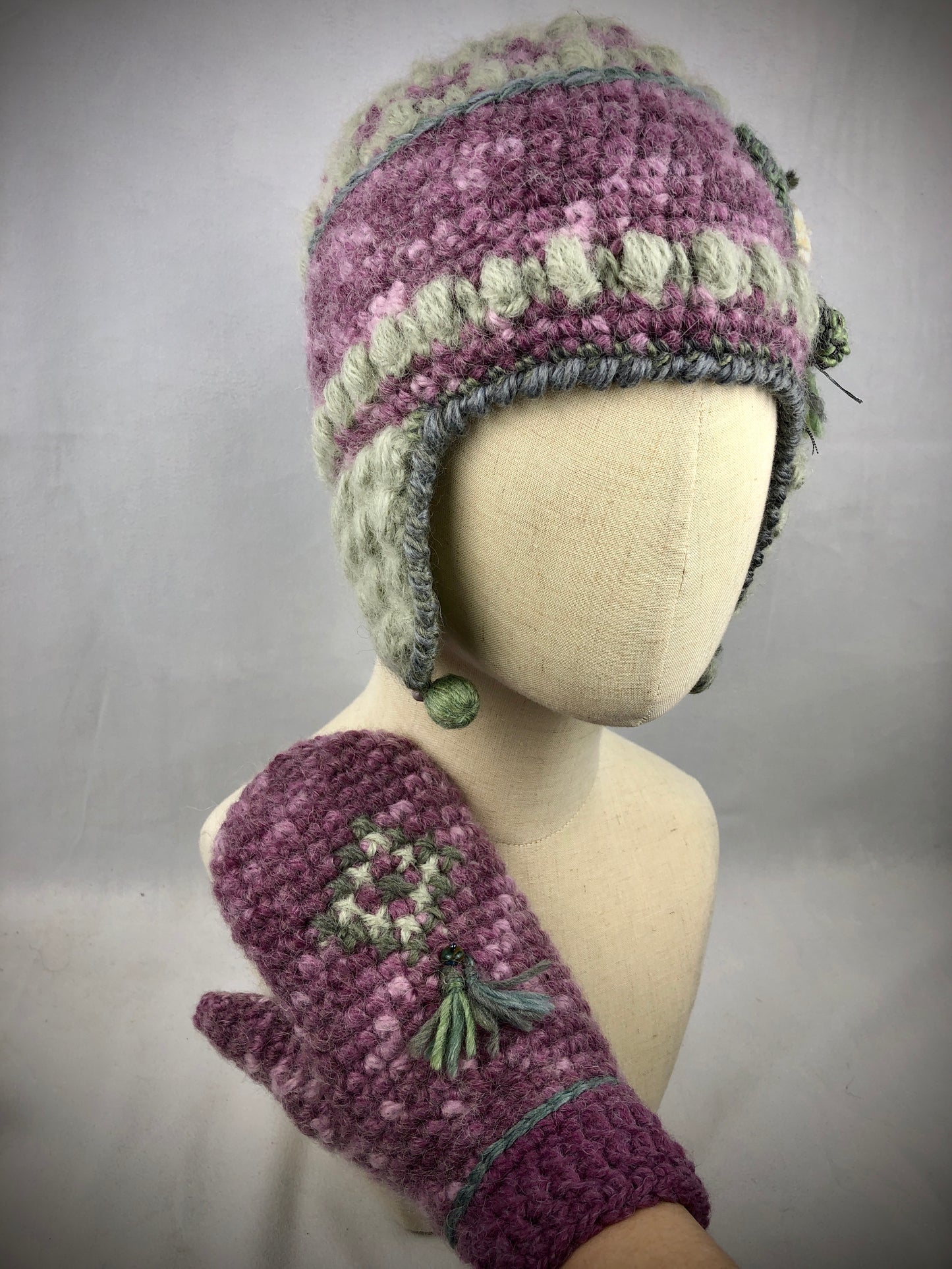 Plum pink mohair mittens