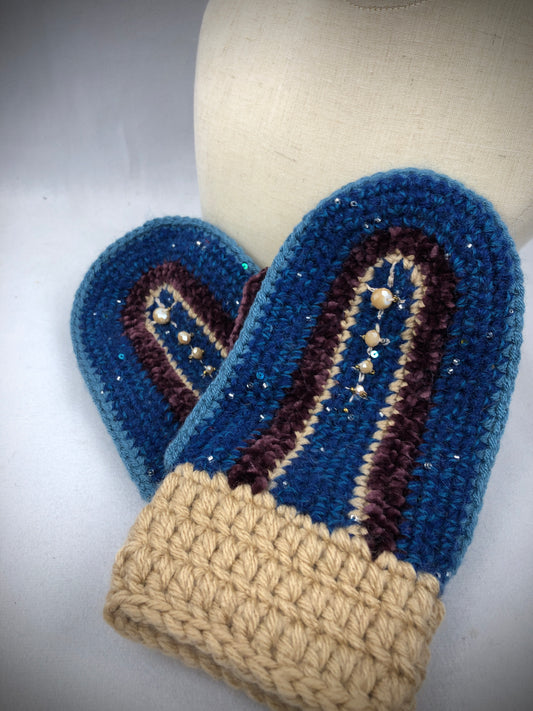 Blue purple beige mittens