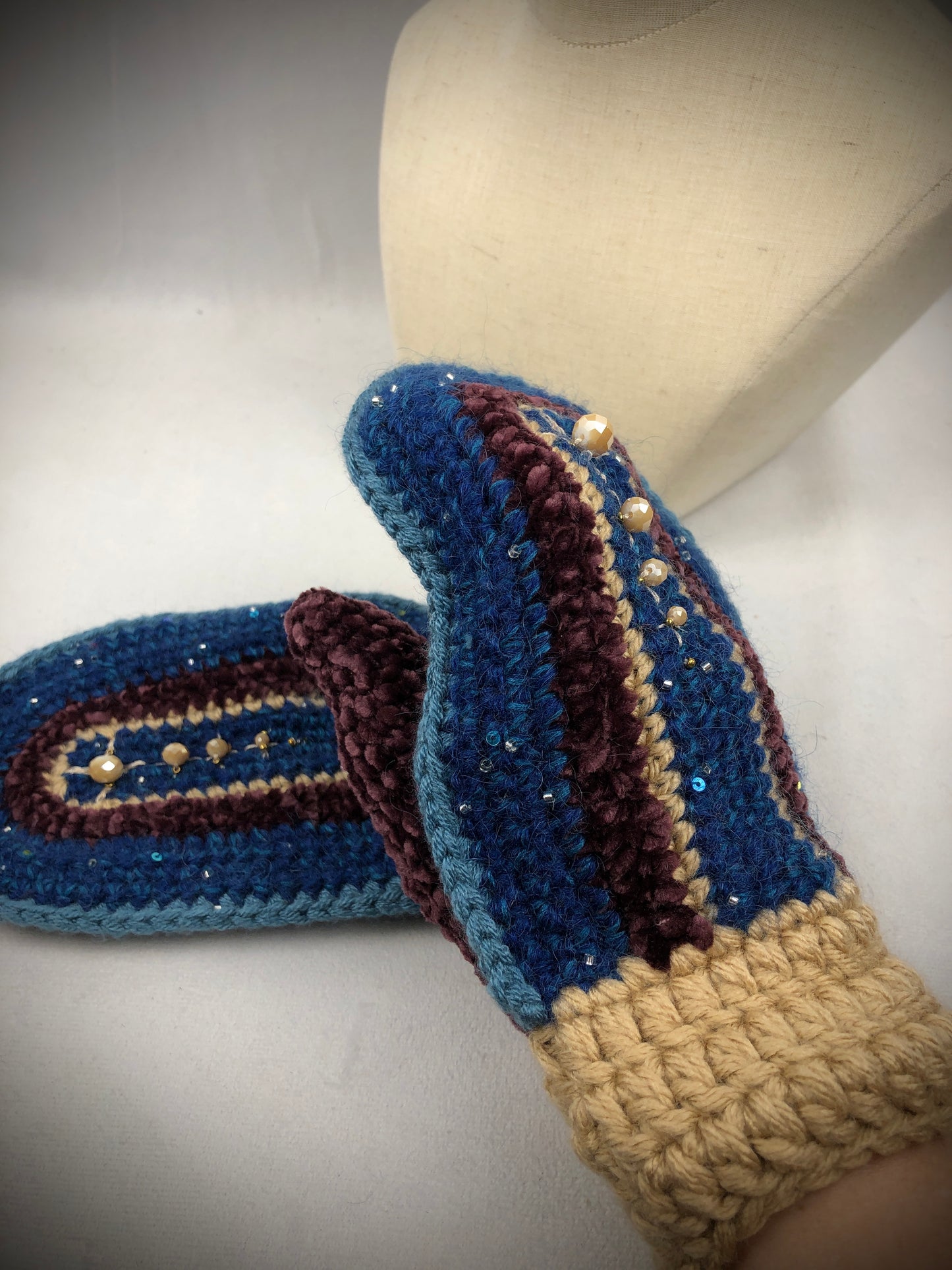 Blue purple beige mittens