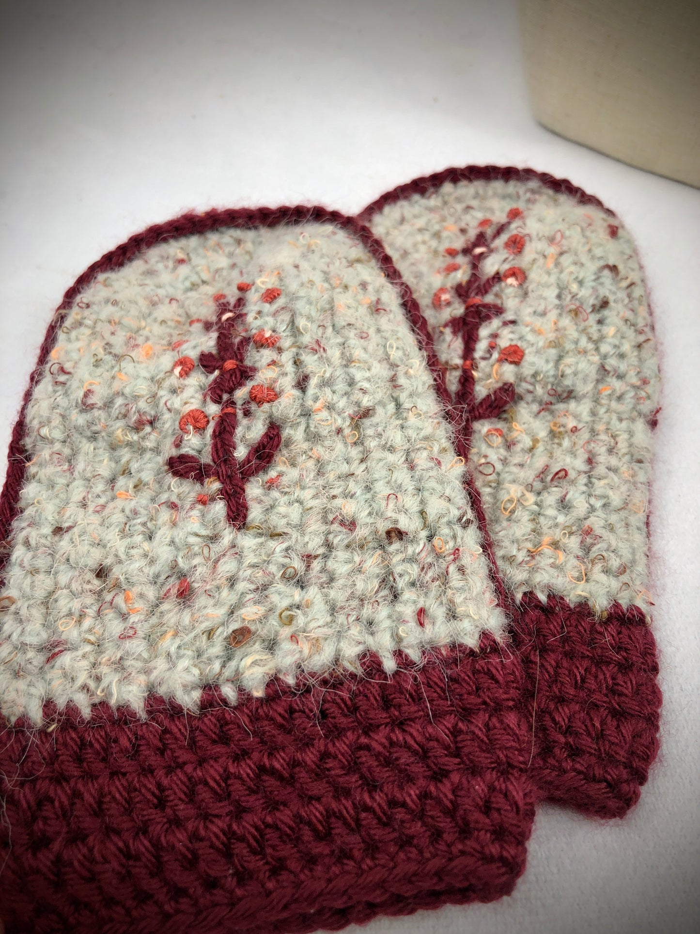Grey maroon children mittens