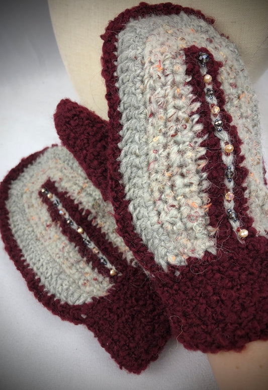 Grey maroon mittens