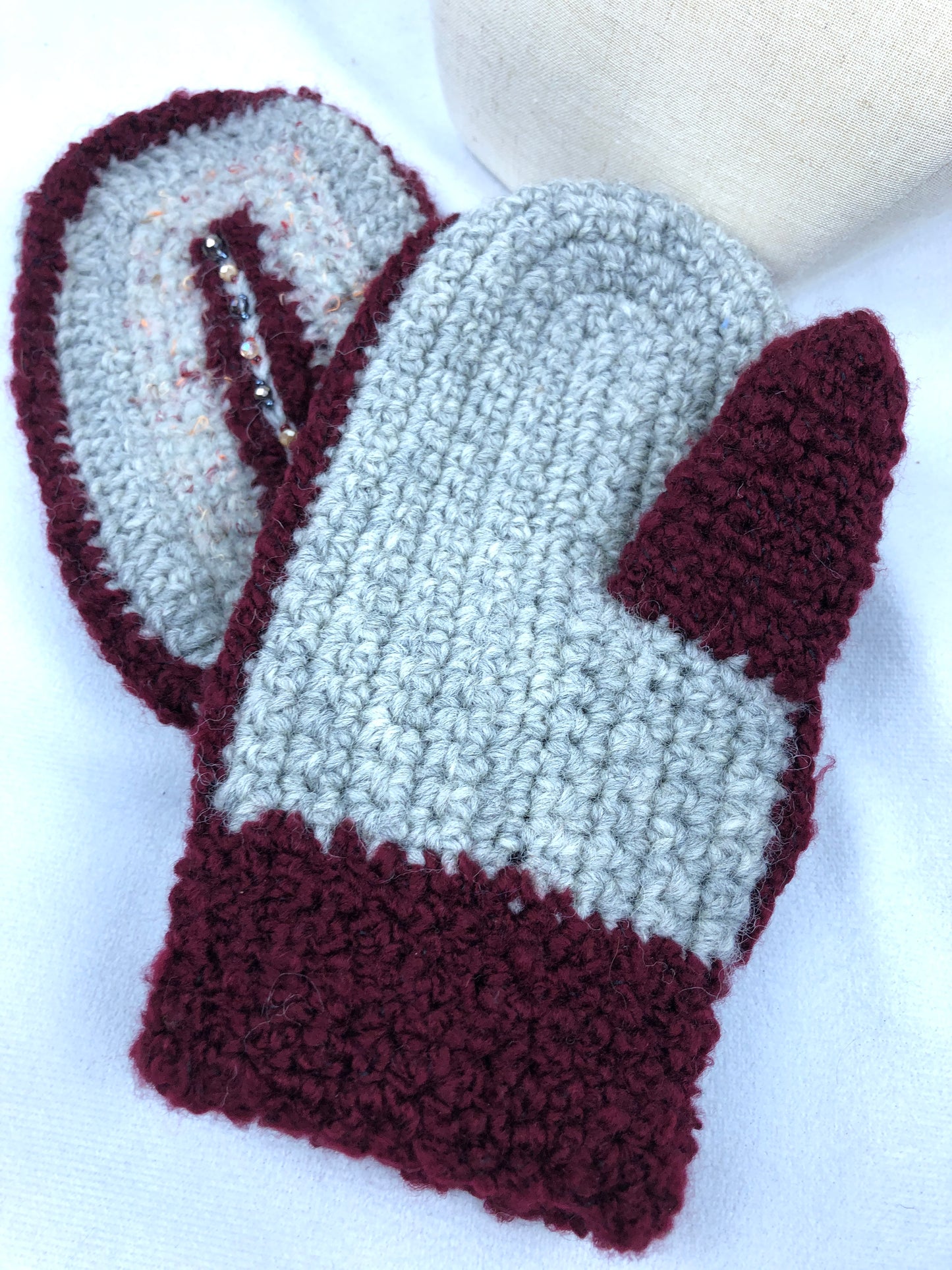 Grey maroon mittens
