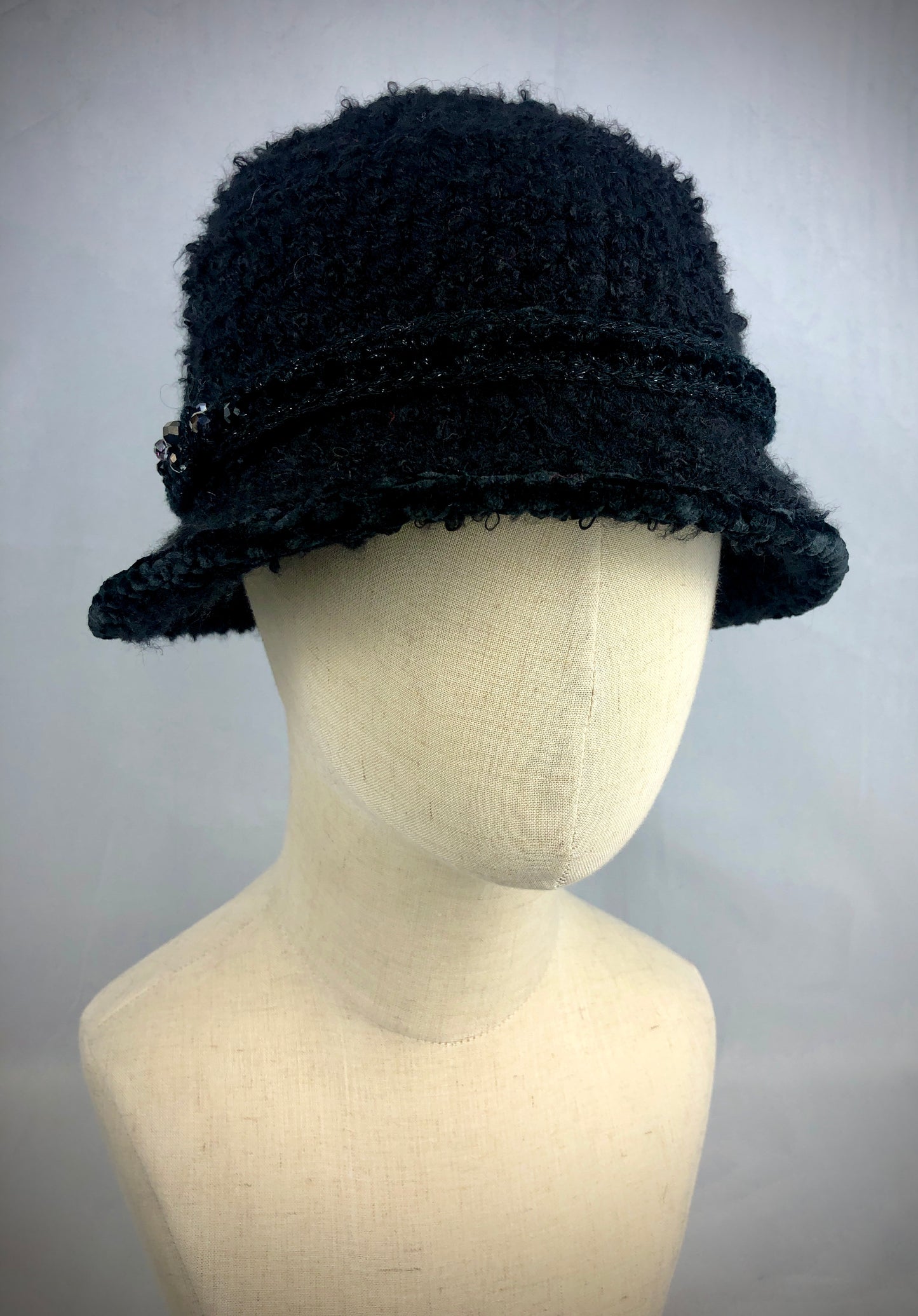 Black bucket/ cloche hat