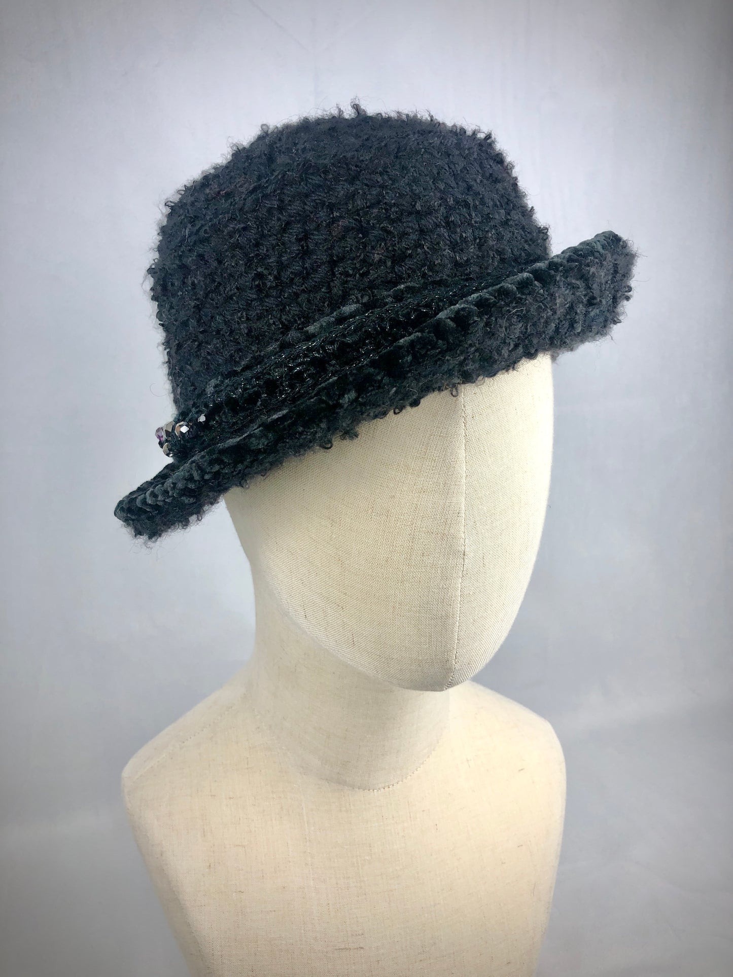 Black bucket/ cloche hat