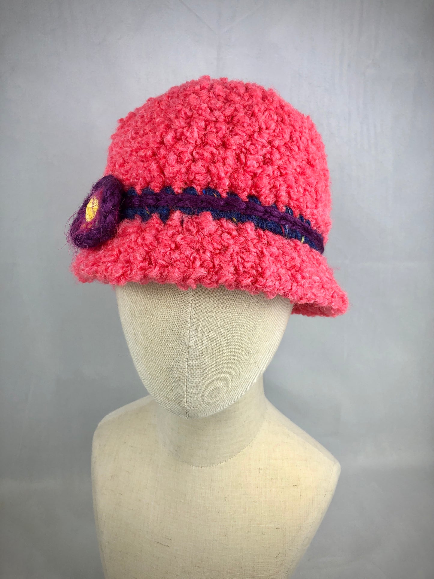 Pink bouclé bucket hat