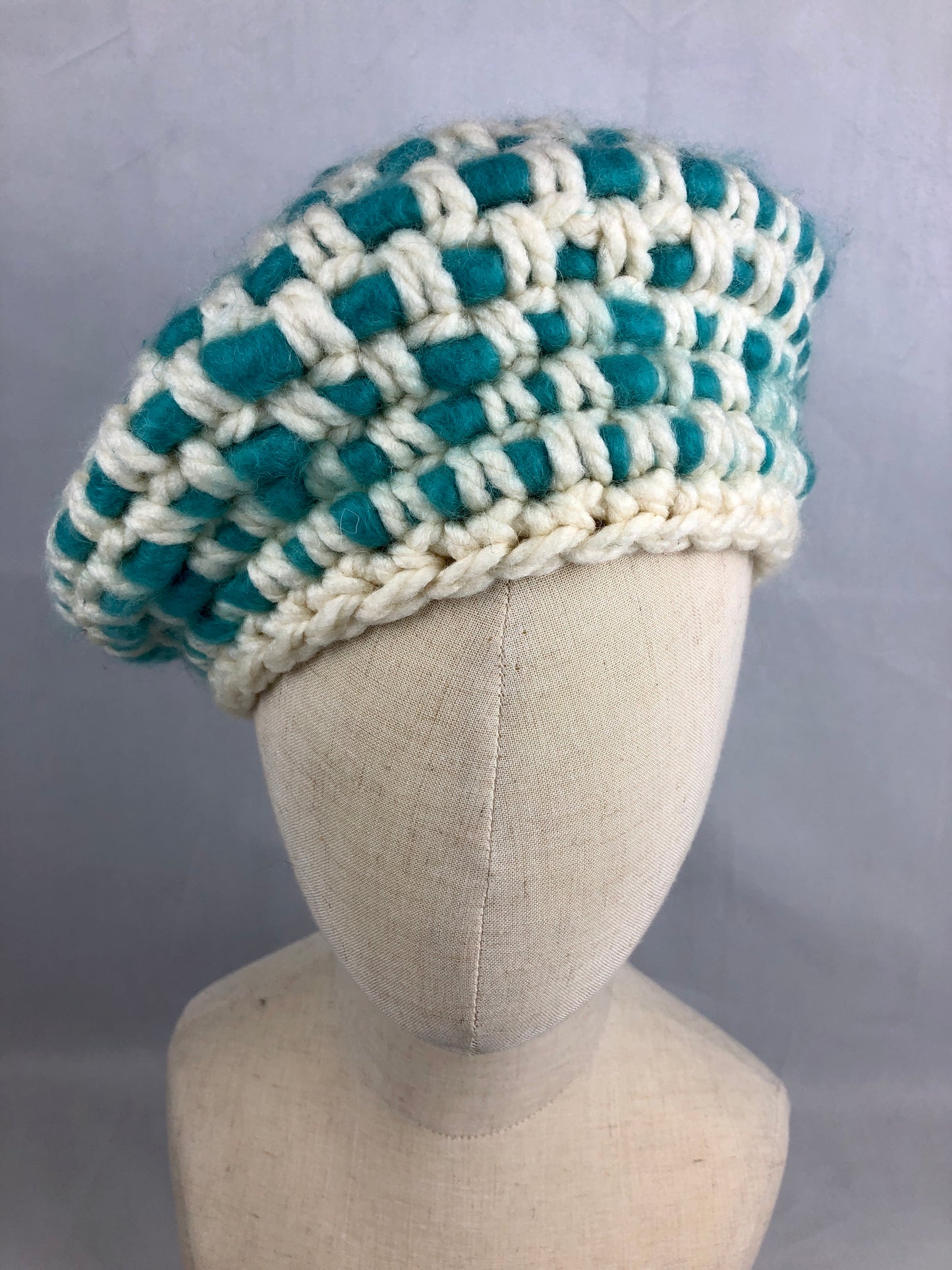 White blue chunky beret