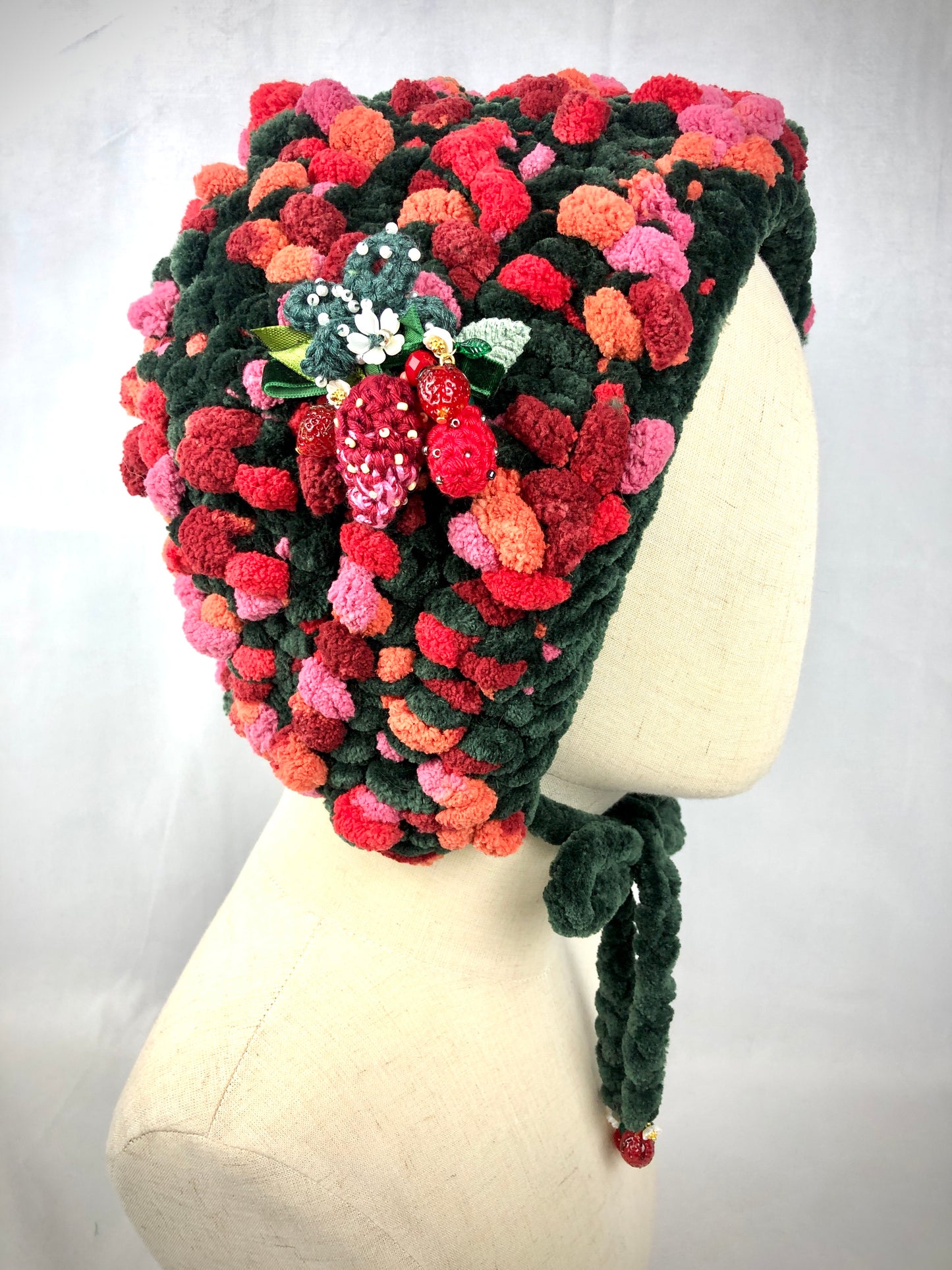 Wild strawberry bonnet hat