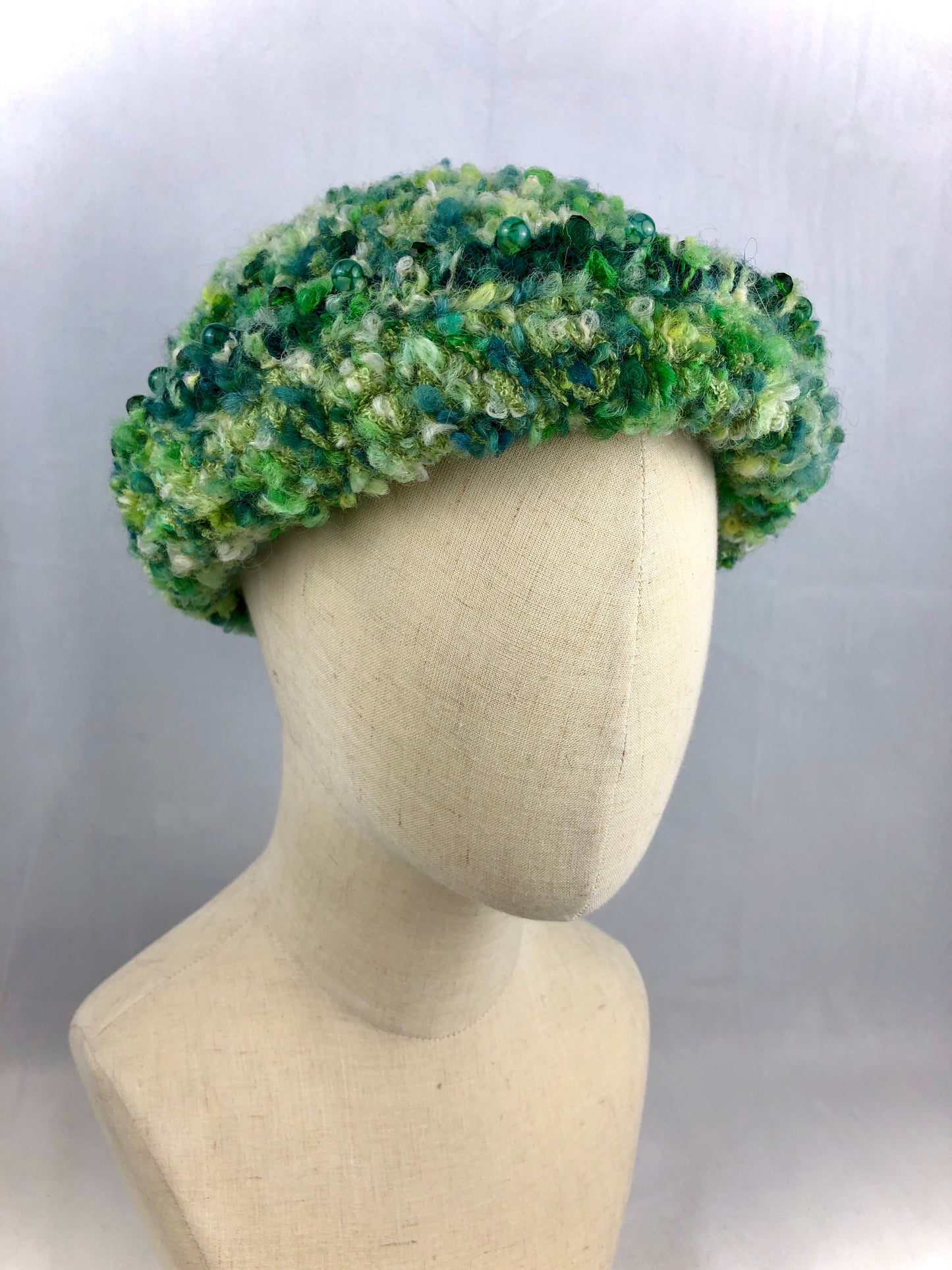 Green forest wool bucket