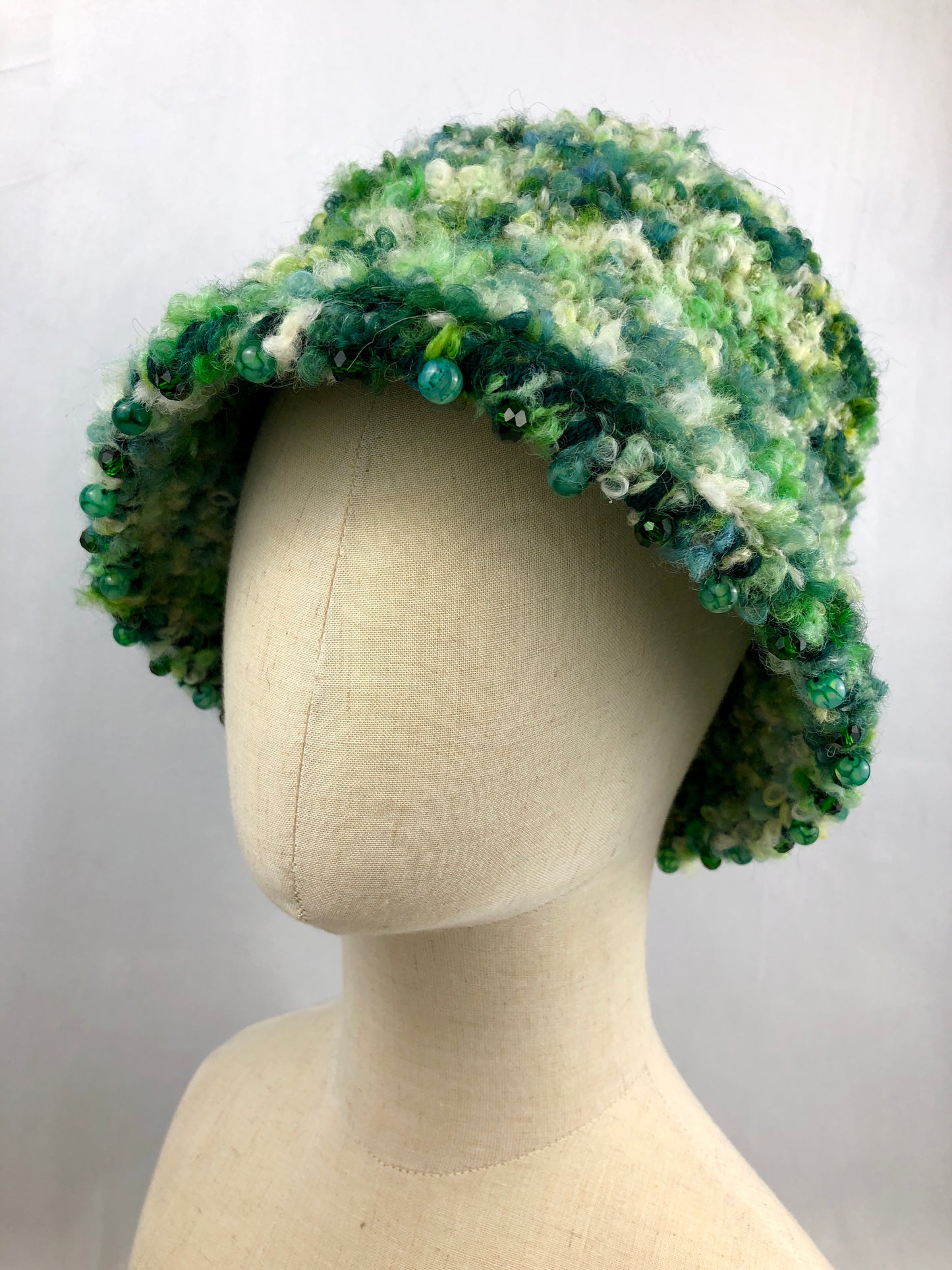 Green forest wool bucket