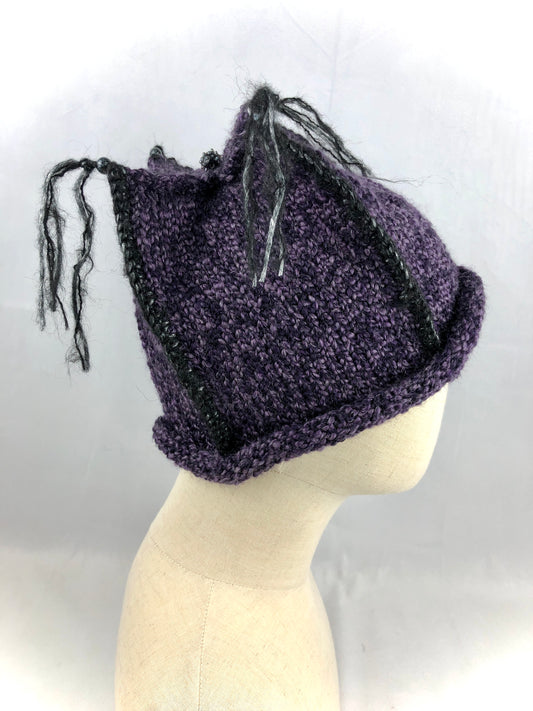 Inc fountain four-cornered beanie hat