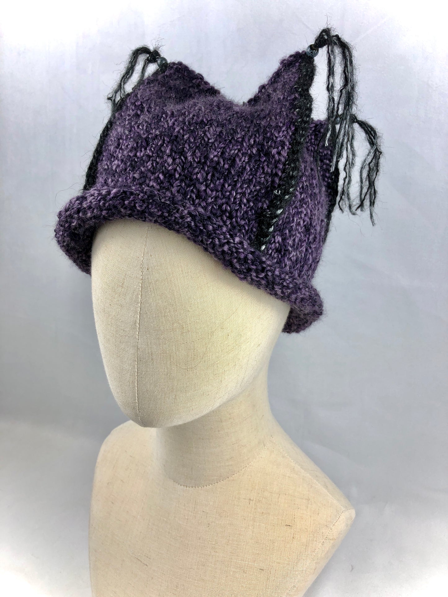 Inc fountain four-cornered beanie hat
