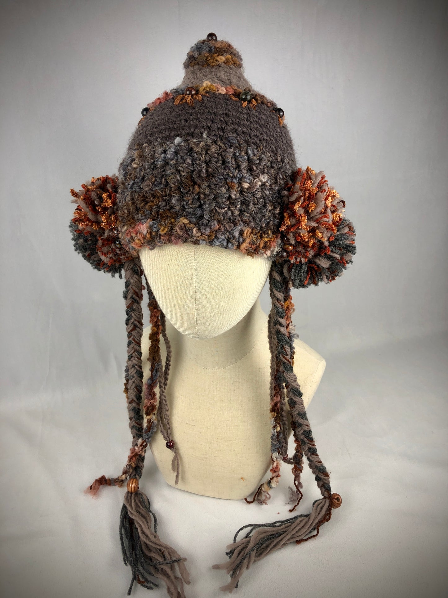 Grey rusty orange chrysanthemum hat
