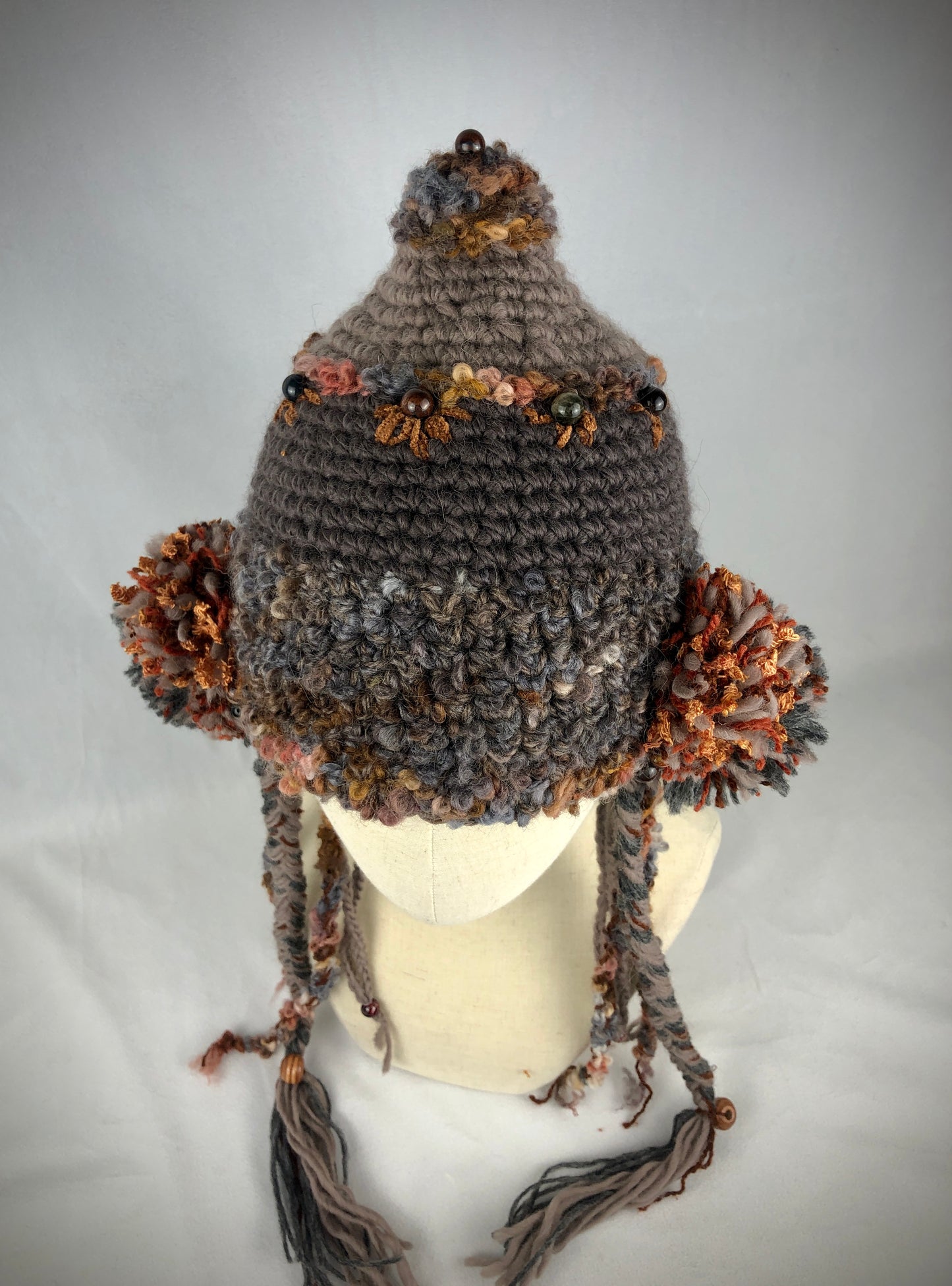 Grey rusty orange chrysanthemum hat