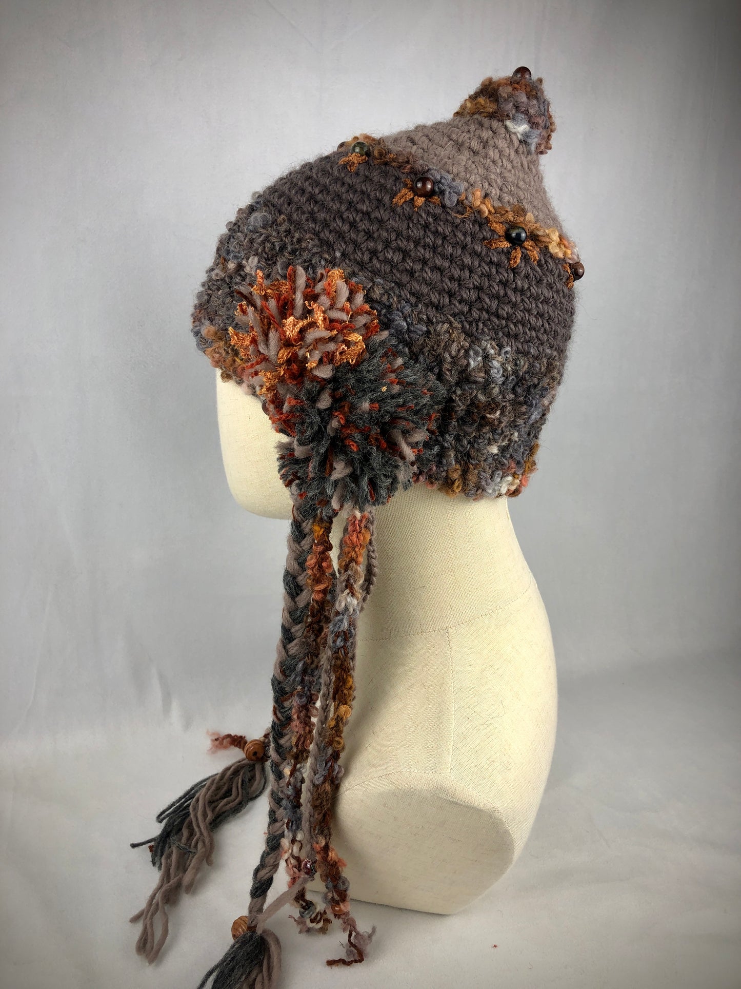 Grey rusty orange chrysanthemum hat