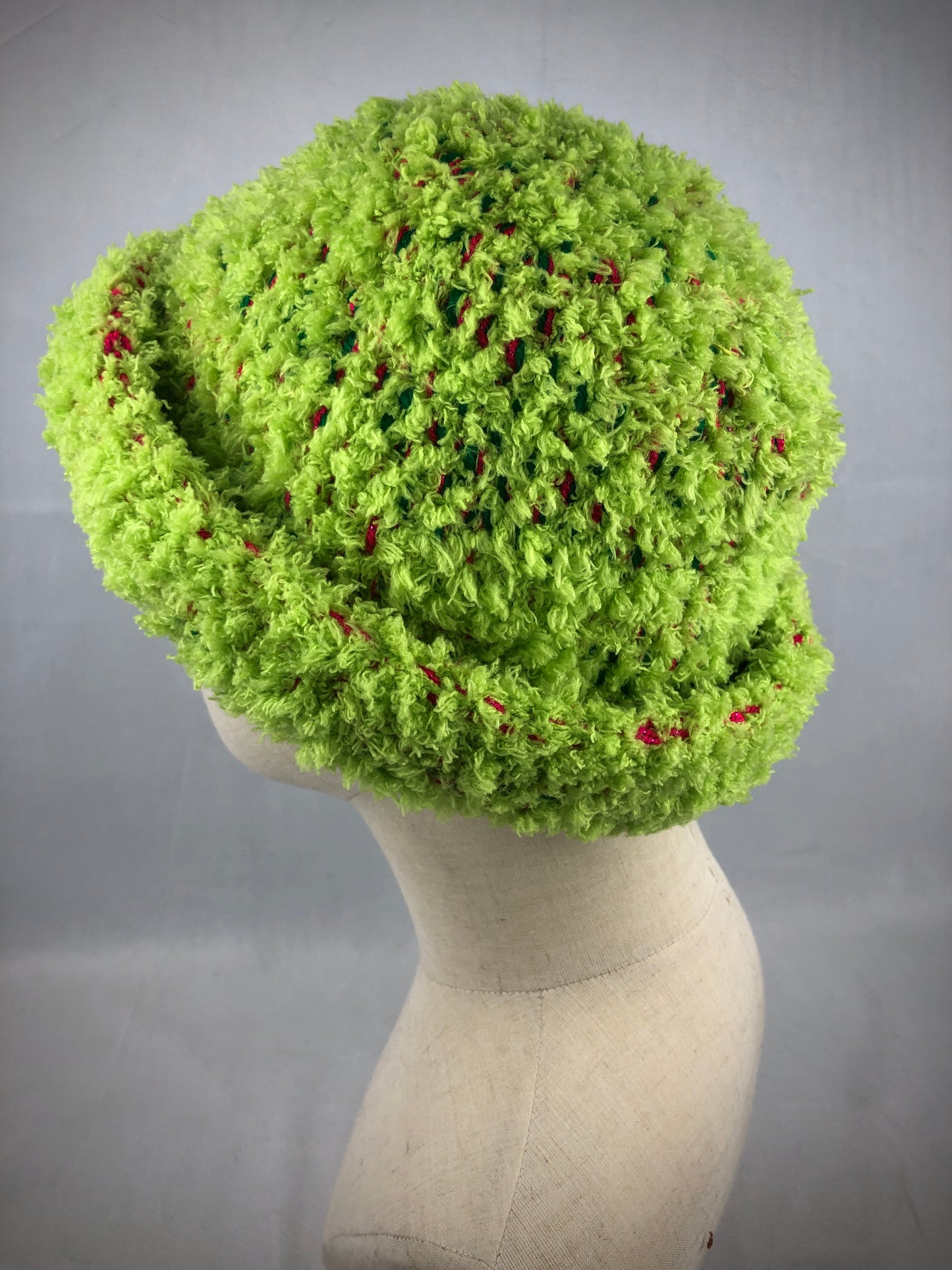 Fuzzy light green lattuce bucket hat