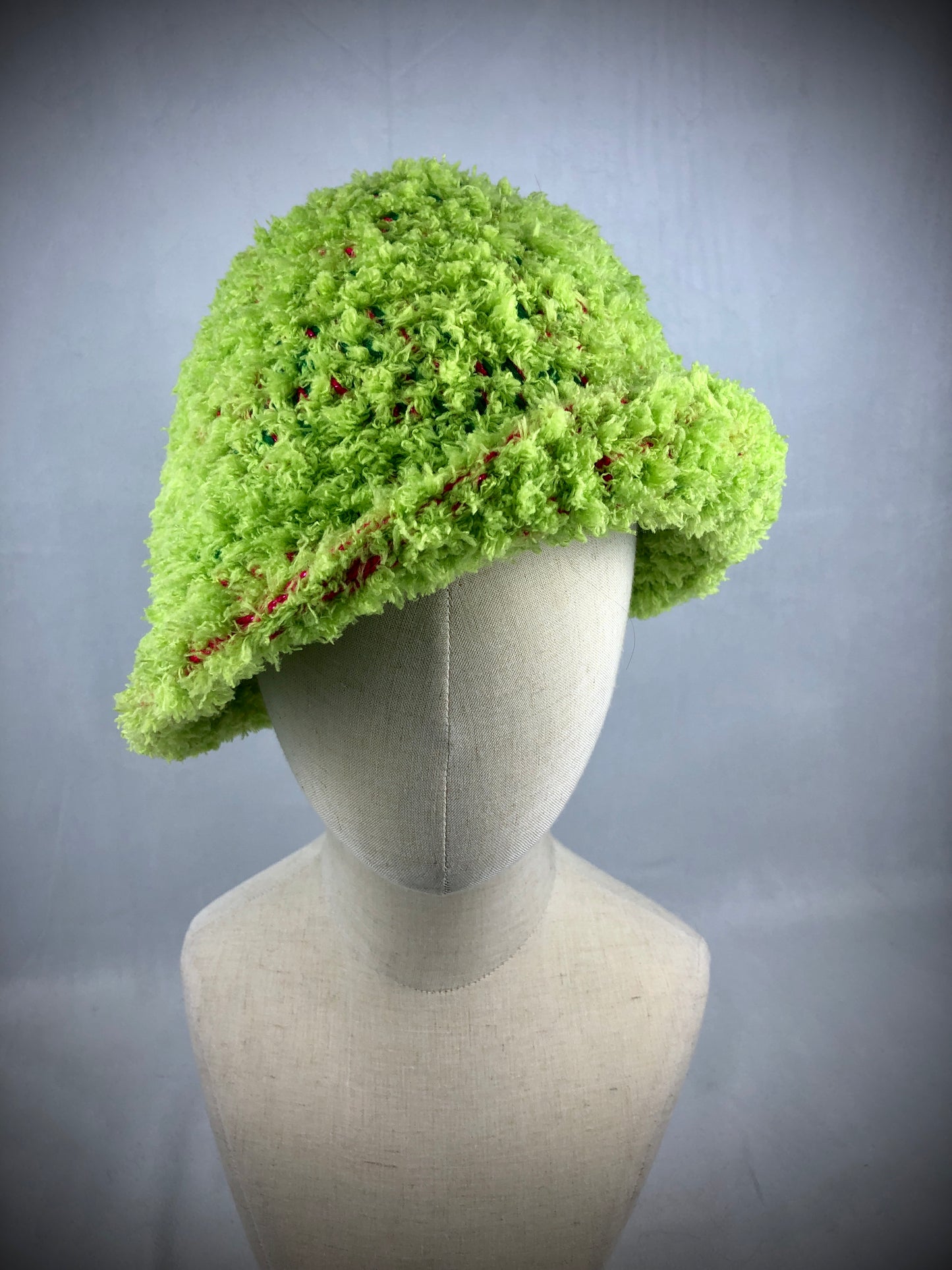 Fuzzy light green lattuce bucket hat