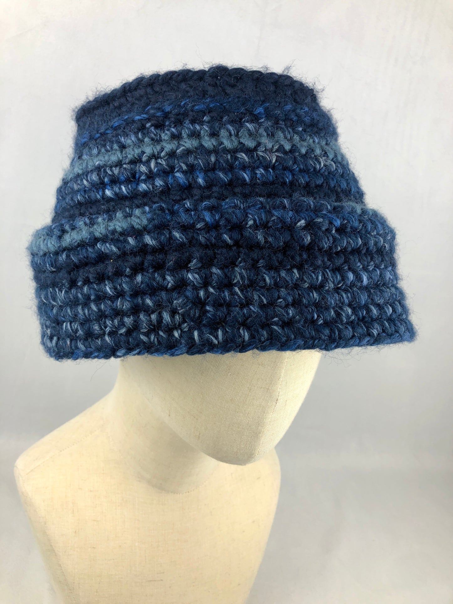 Blue lamp bucket hat