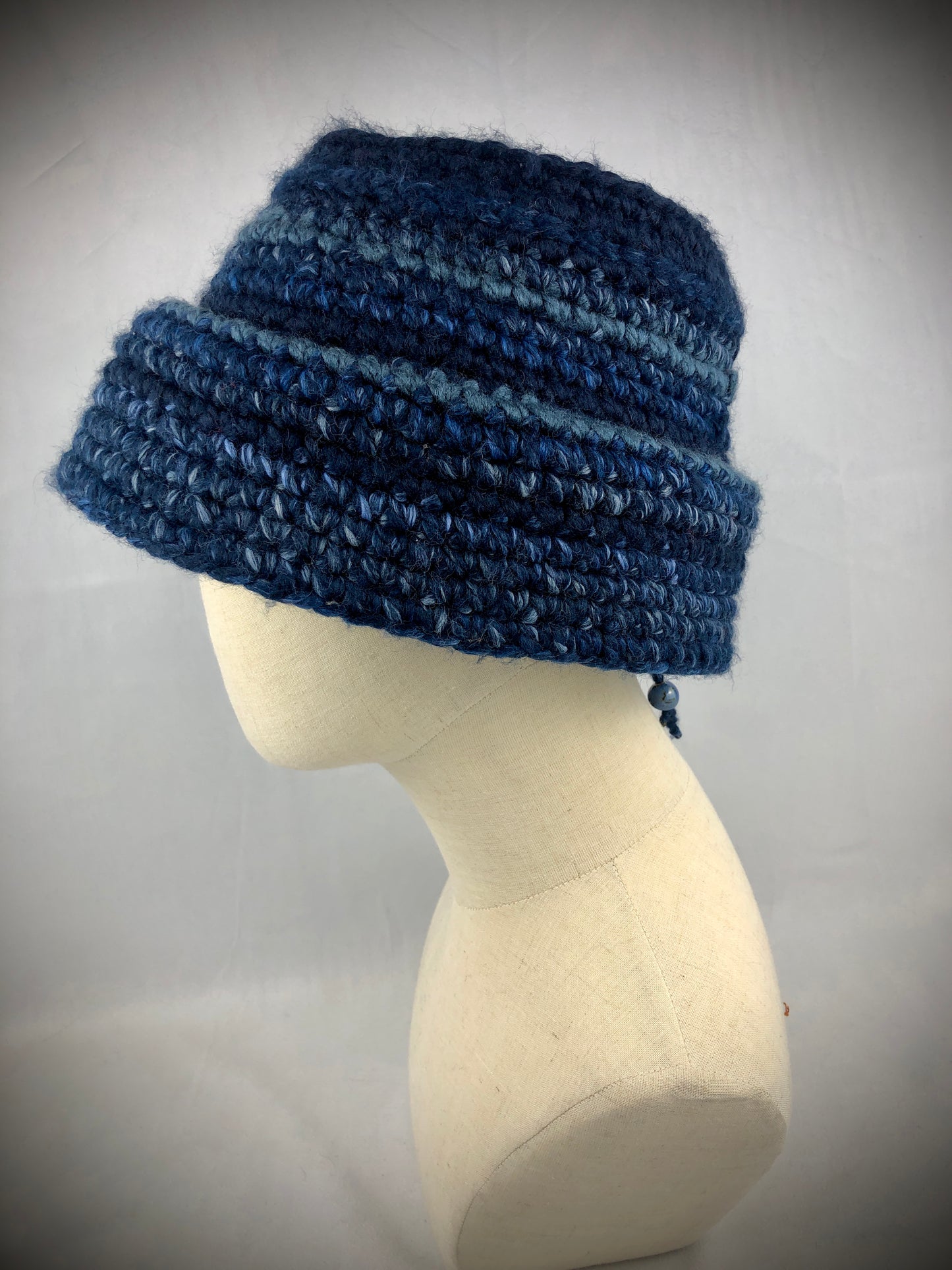 Blue lamp bucket hat