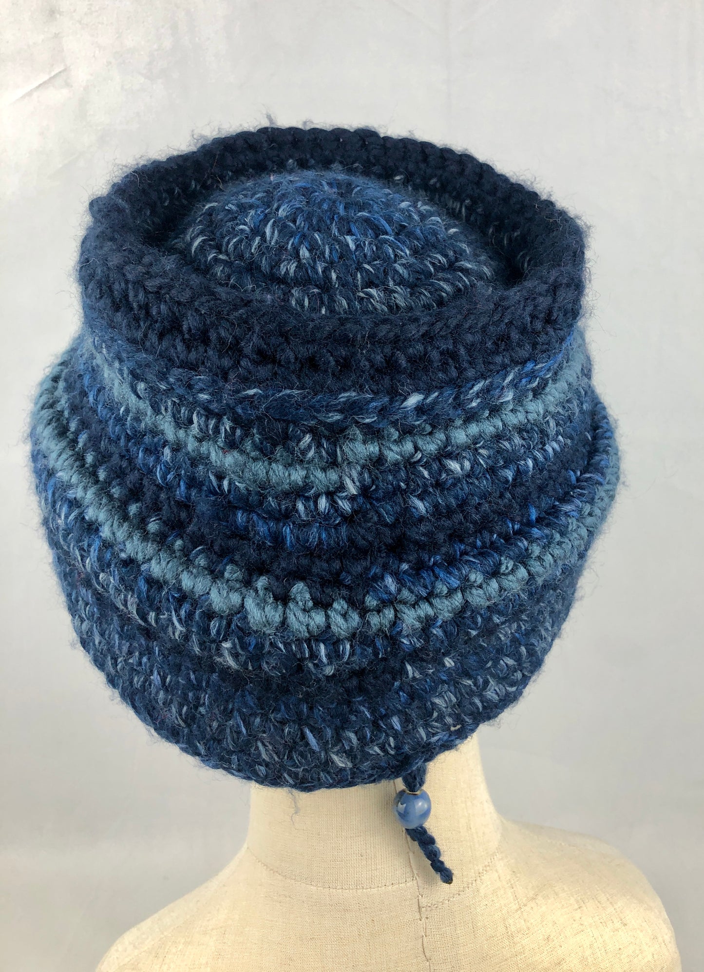 Blue lamp bucket hat