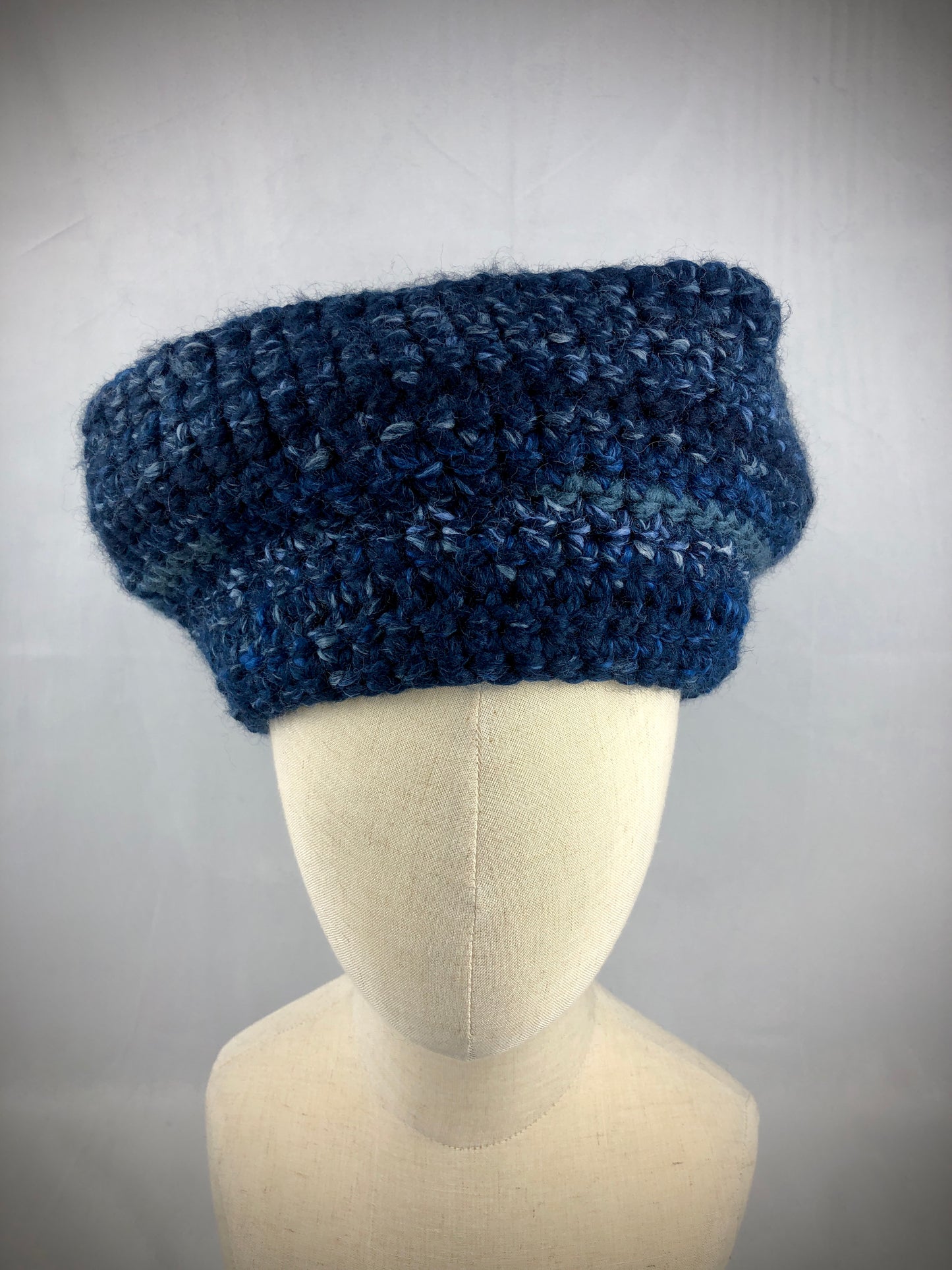 Blue lamp bucket hat