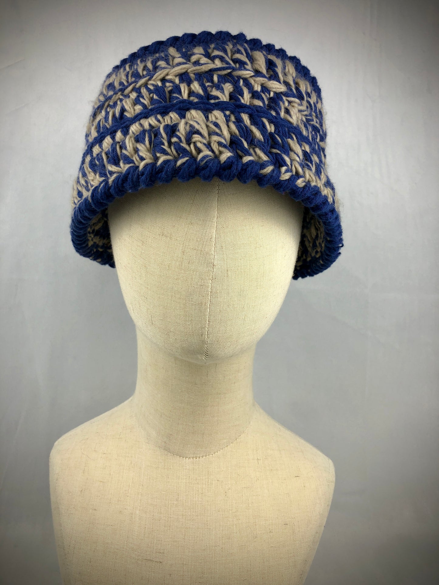 Blue beige chunky bucket hat