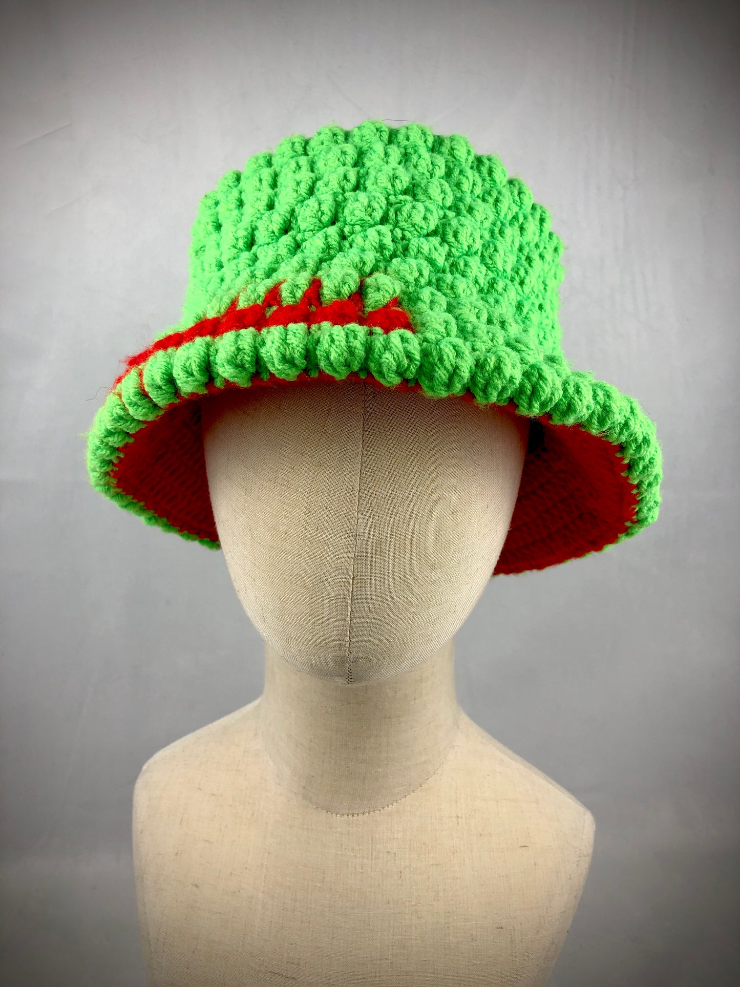 Neon green 💚 red ♥️ bucket hat