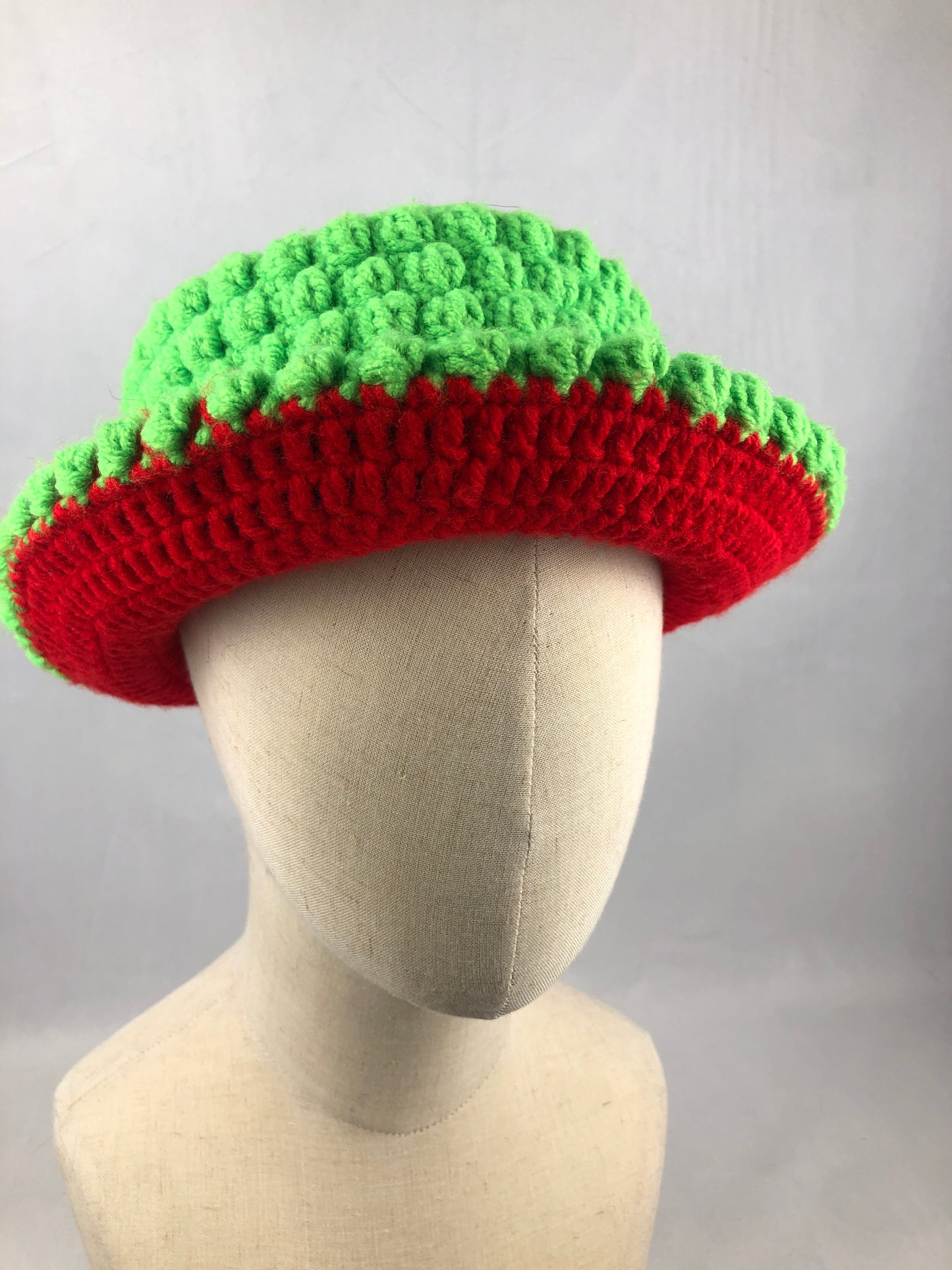 Neon green 💚 red ♥️ bucket hat