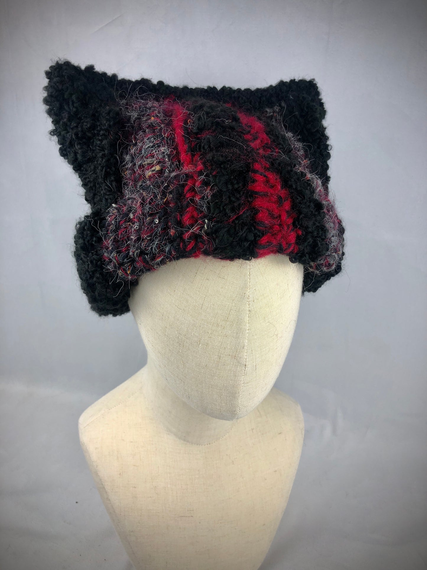 Black red Kozak beanie toque hat
